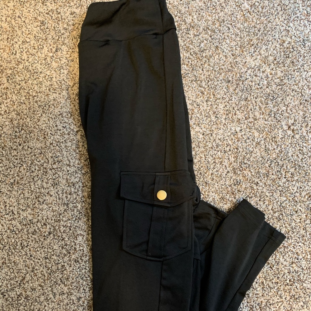 Leggings with side and back pockets